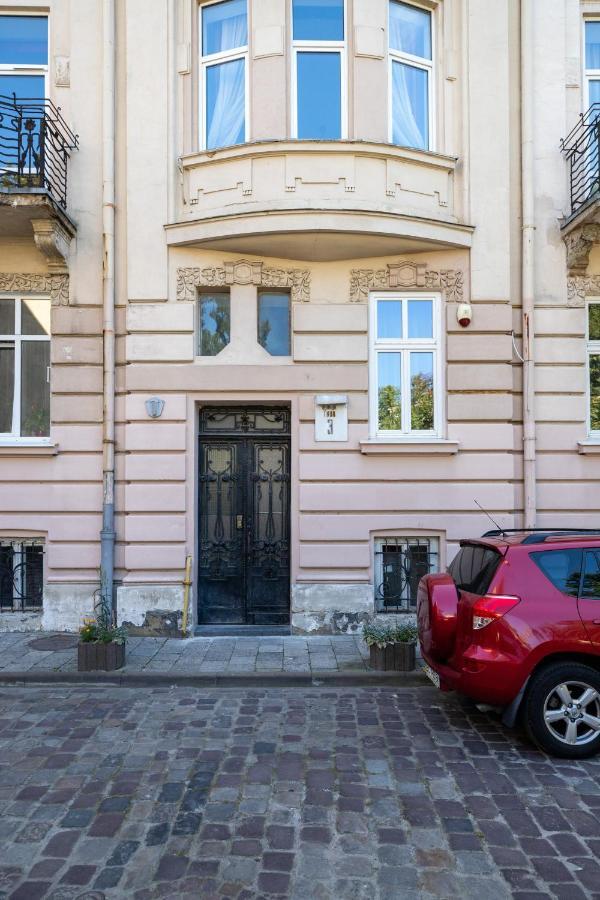 2 Bedroom Apartment Tykha Street City Center With Parking Place Lvov Exteriér fotografie