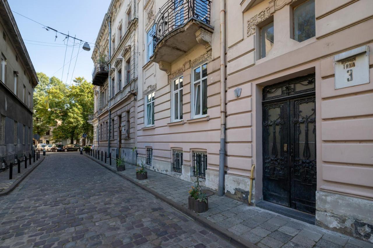 2 Bedroom Apartment Tykha Street City Center With Parking Place Lvov Exteriér fotografie
