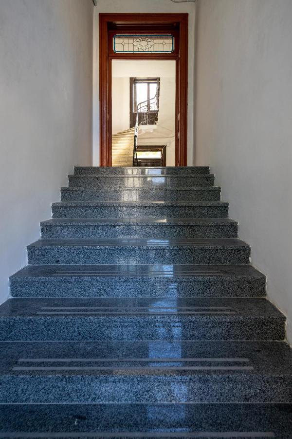 2 Bedroom Apartment Tykha Street City Center With Parking Place Lvov Exteriér fotografie