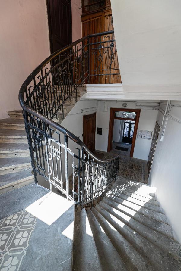 2 Bedroom Apartment Tykha Street City Center With Parking Place Lvov Exteriér fotografie