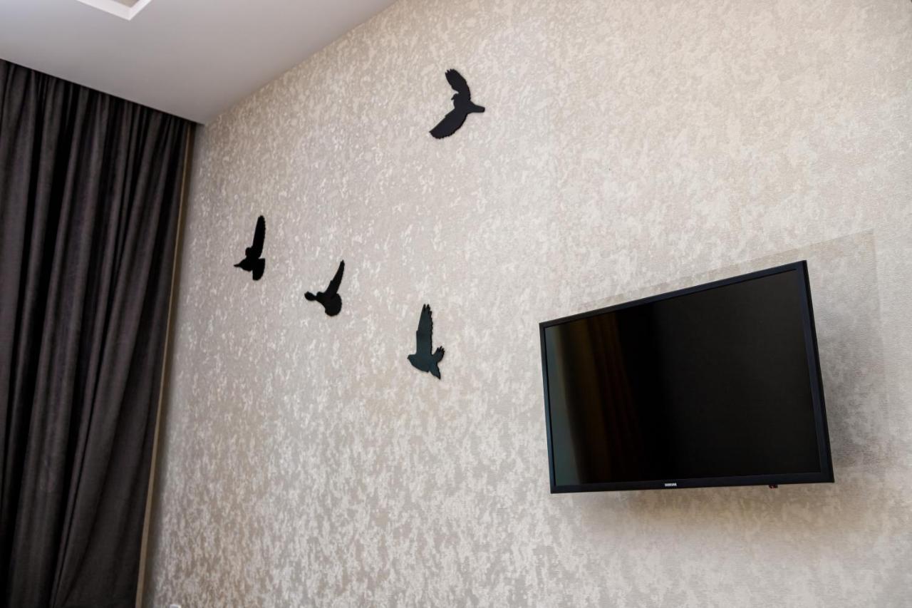 2 Bedroom Apartment Tykha Street City Center With Parking Place Lvov Exteriér fotografie